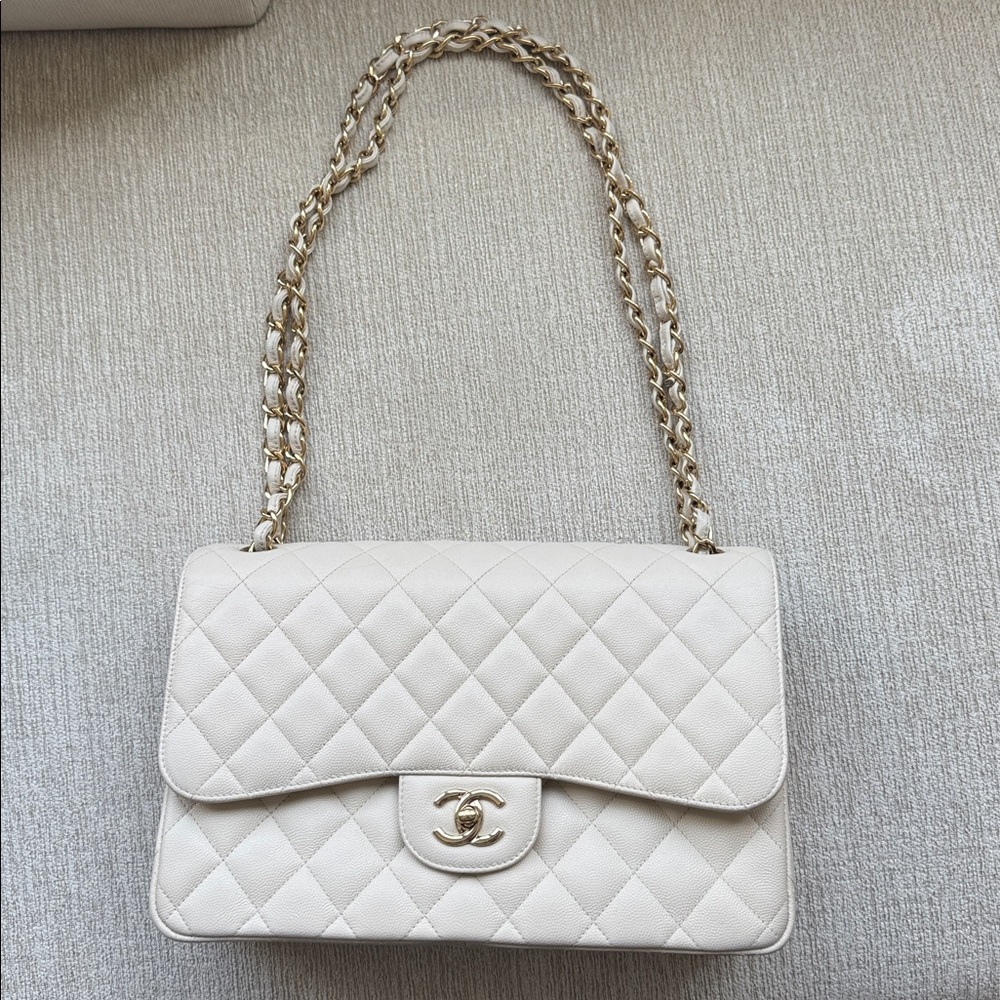 CHANEL authentic classic flap bag in white with gold hardware, size jumbo - Picture 2 of 16